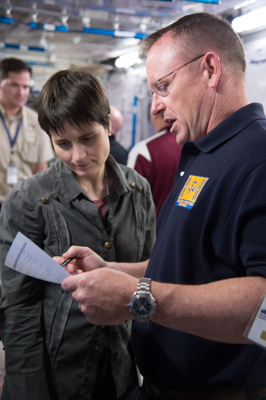 PHOTO DATE: 5-9-13 LOCATION: Bldg. 9NW - ISS Mockups SUBJECT: ISS Routine Ops training session with Butch Wilmore from Soyuz 40, Terry Virts and Samantha Cristoforetti from Soyuz 41 and Scott Kelly from Soyuz 42. PHOTOGRAPHER: Lauren Harnett