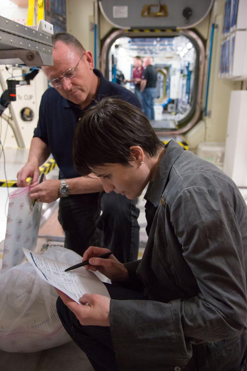 PHOTO DATE: 5-9-13 LOCATION: Bldg. 9NW - ISS Mockups SUBJECT: ISS Routine Ops training session with Butch Wilmore from Soyuz 40, Terry Virts and Samantha Cristoforetti from Soyuz 41 and Scott Kelly from Soyuz 42. PHOTOGRAPHER: Lauren Harnett