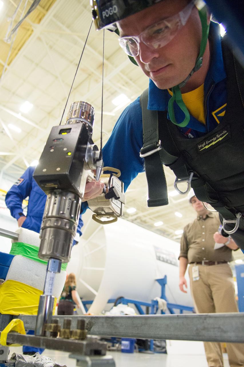 DATE: 5-14-13 LOCATION: Bldg. 9NE - POGO SUBJECT: Soyuz 39 (Expedition 40/41) crew members Reid Wiseman and Alexander Gerst during ISS EVA PGT/POGO (EVA ARGOS) training.  PHOTOGRAPHER: Lauren Harnett