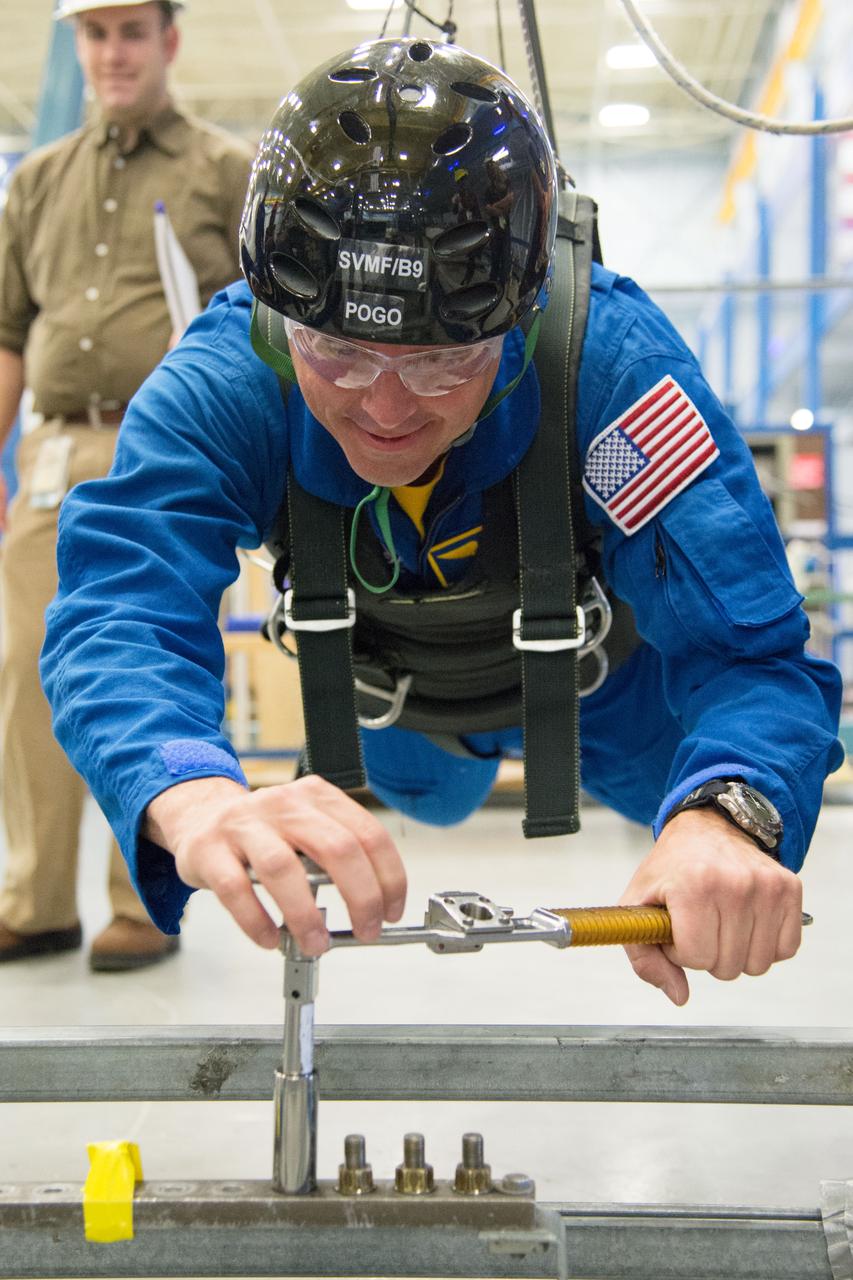 DATE: 5-14-13 LOCATION: Bldg. 9NE - POGO SUBJECT: Soyuz 39 (Expedition 40/41) crew members Reid Wiseman and Alexander Gerst during ISS EVA PGT/POGO (EVA ARGOS) training.  PHOTOGRAPHER: Lauren Harnett