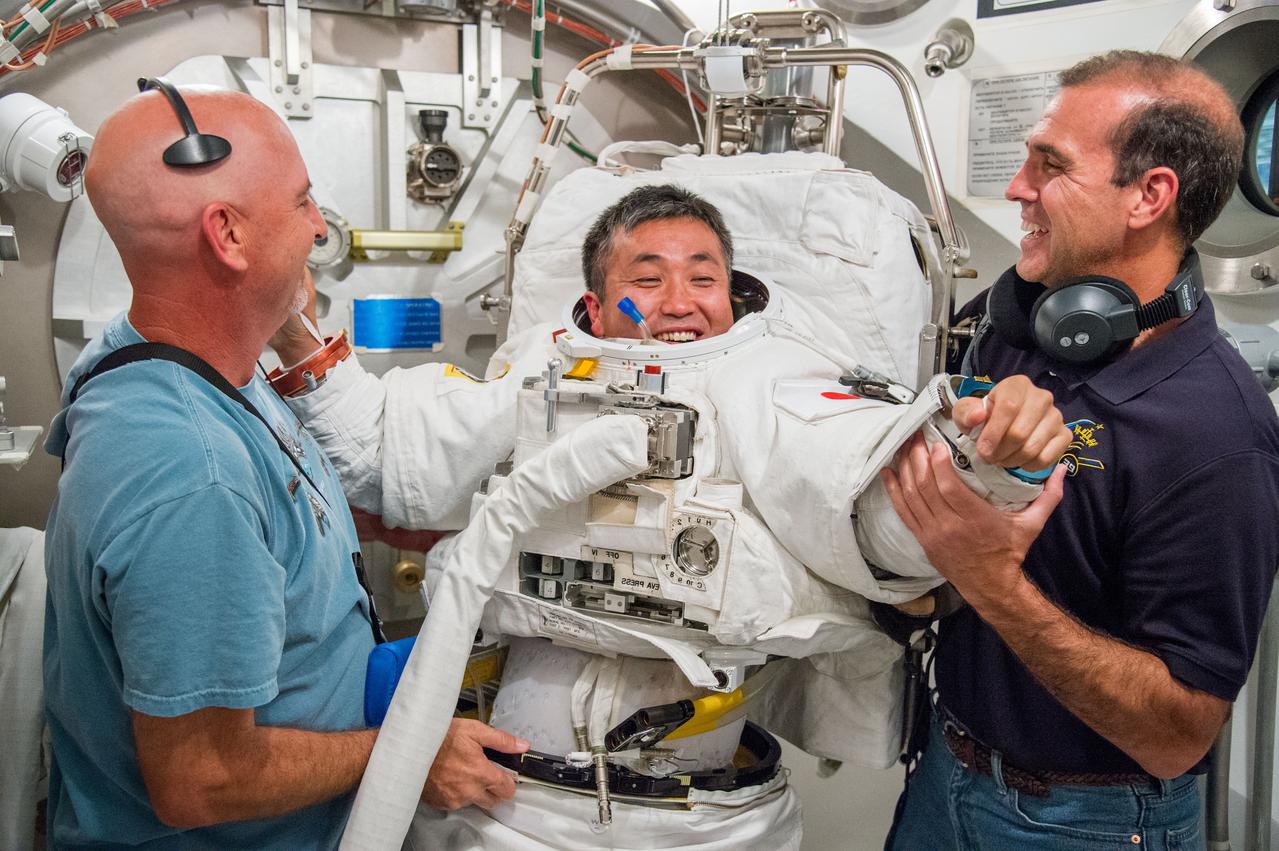 PHOTO DATE: 20 June 2013 LOCATION: Bldg. 7, SSATA Chamber SUBJECT: JAXA Astronaut Koichi Wakata during SSATA Dry Run. PHOTOGRAPHER: Mark Sowa