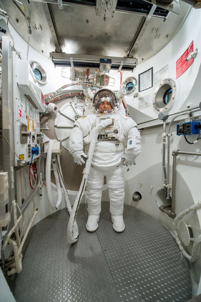 PHOTO DATE: 20 June 2013 LOCATION: Bldg. 7, SSATA Chamber SUBJECT: JAXA Astronaut Koichi Wakata during SSATA Dry Run. PHOTOGRAPHER: Mark Sowa