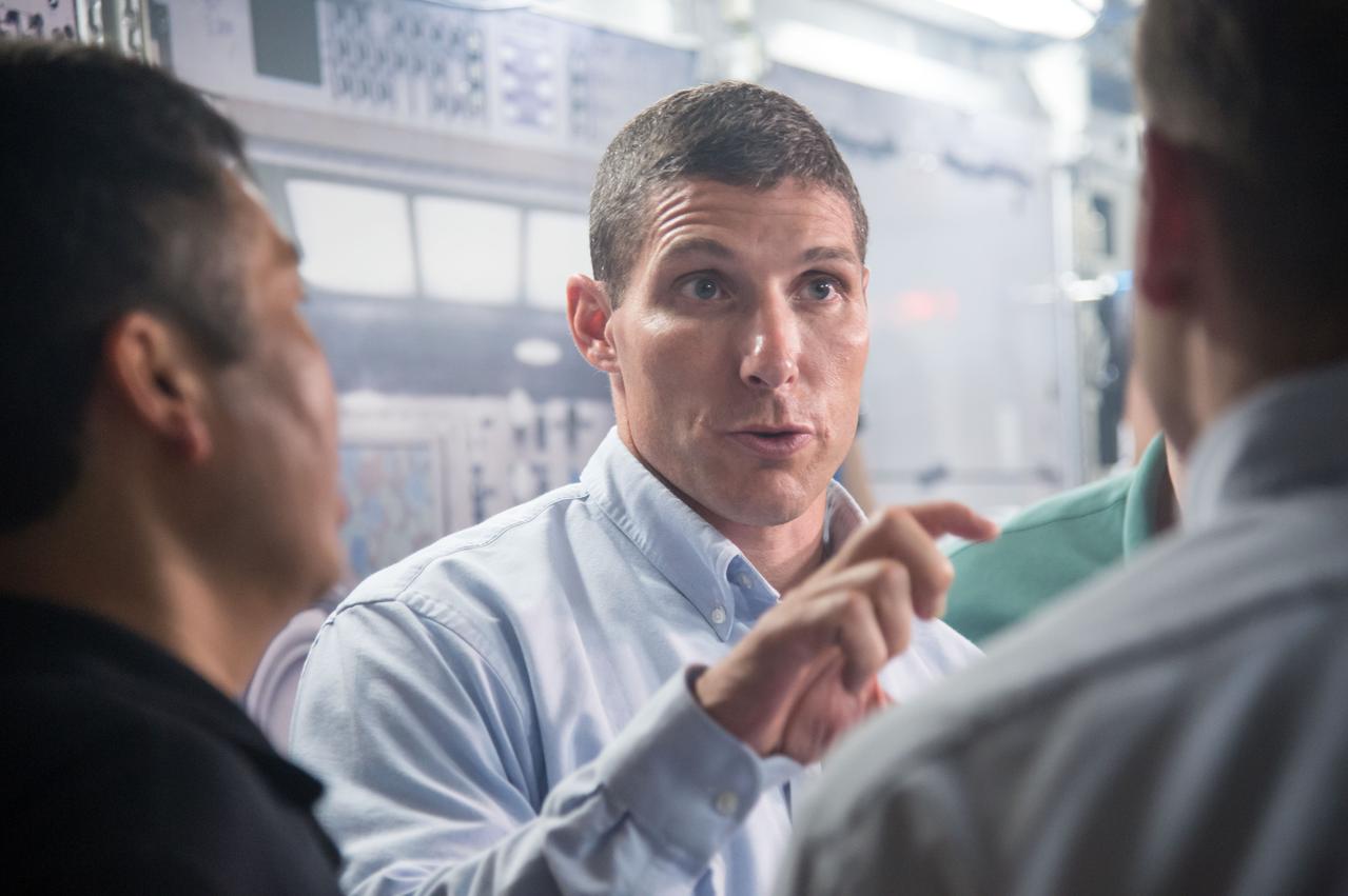 DATE: 7-3-13 LOCATION: Bldg 9NW - ISS Mockups. SUBJECT: Expedition 36S crew members, Kotov, Ryazansky and Hopkins and 37S crew (Wakata, Tyurin, Mastracchio) during Emergency Scenarios Training. PHOTOGRAPHER: Lauren Harnett