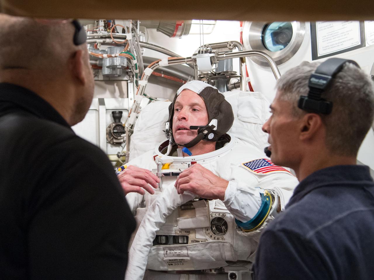 Date: 10-24-13 Location: Bldg 7, SSATA Subject: Support for SSATA Crew Training & Certification - ISS Increment 39 Crew Member Steve Swanson Photograher: James Blair