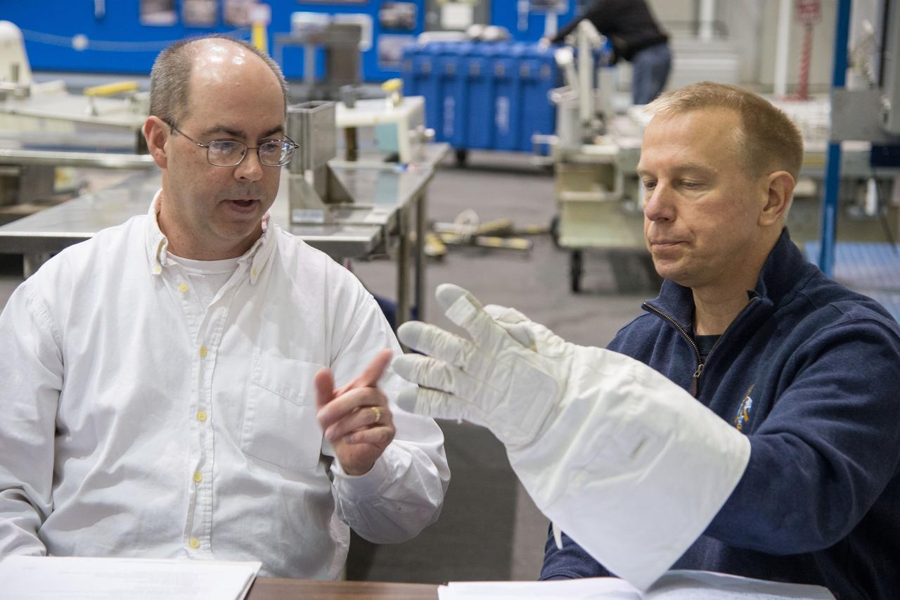 Date: 12/09/13 Location: NBL -  High Bay (MU-S) Subject: Soyuz 45 crew members, Tim Kopra and ESA astronaut Tim Peake during ISS EVA Maintenance 1 - 1G training Photographer: James Blair
