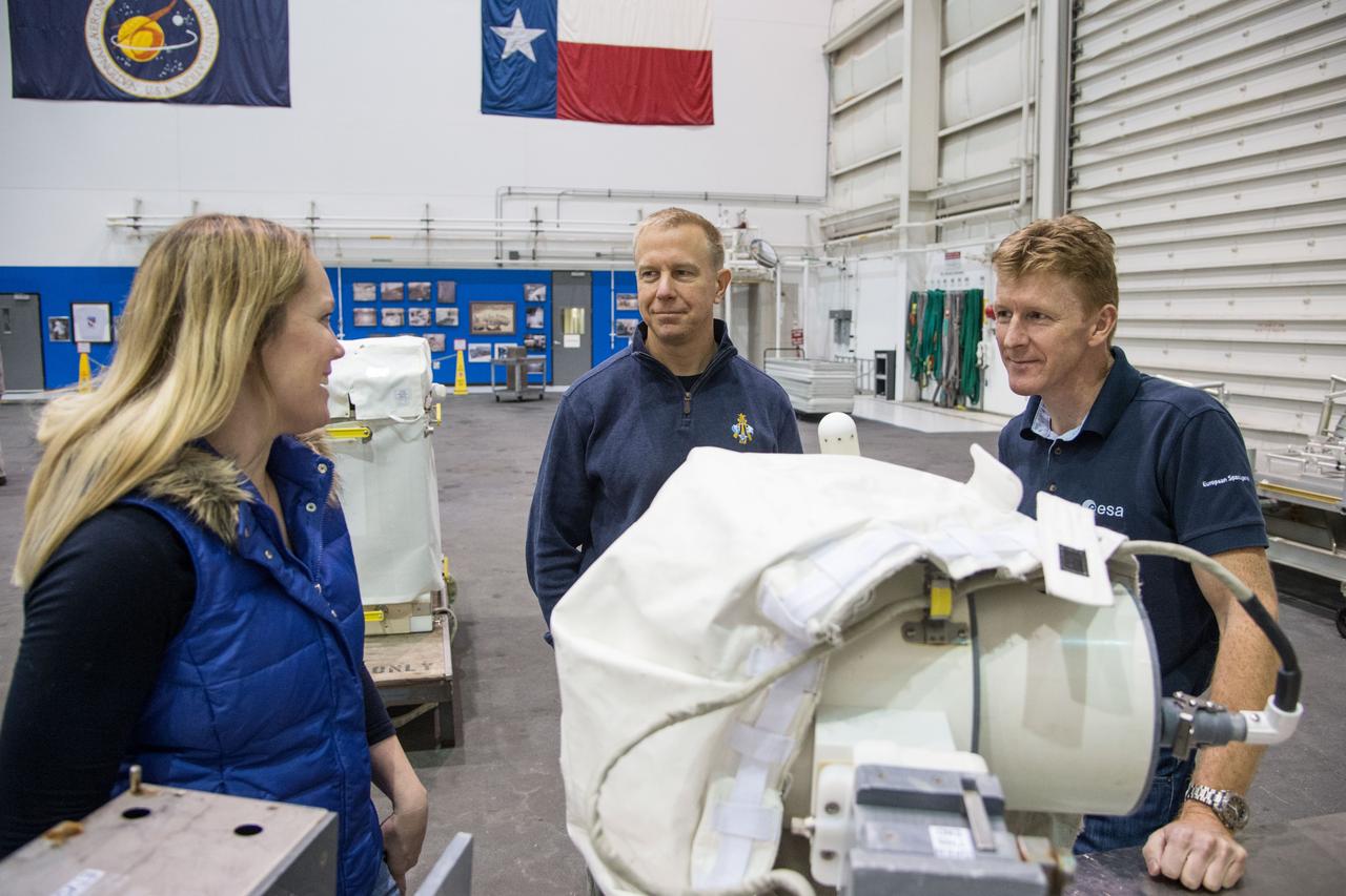 Date: 12/09/13 Location: NBL -  High Bay (MU-S) Subject: Soyuz 45 crew members, Tim Kopra and ESA astronaut Tim Peake during ISS EVA Maintenance 1 - 1G training Photographer: James Blair