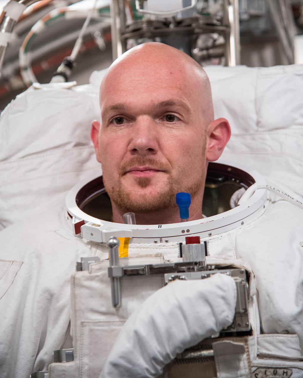 Date: 12-10-13 Location: Bldg7, SSATA Subject: SSATA EMU crew training and certification for Expedition 40/41 ESA astronaut Alexander Gerst - DRY RUN Photographer: James Blair/NASA