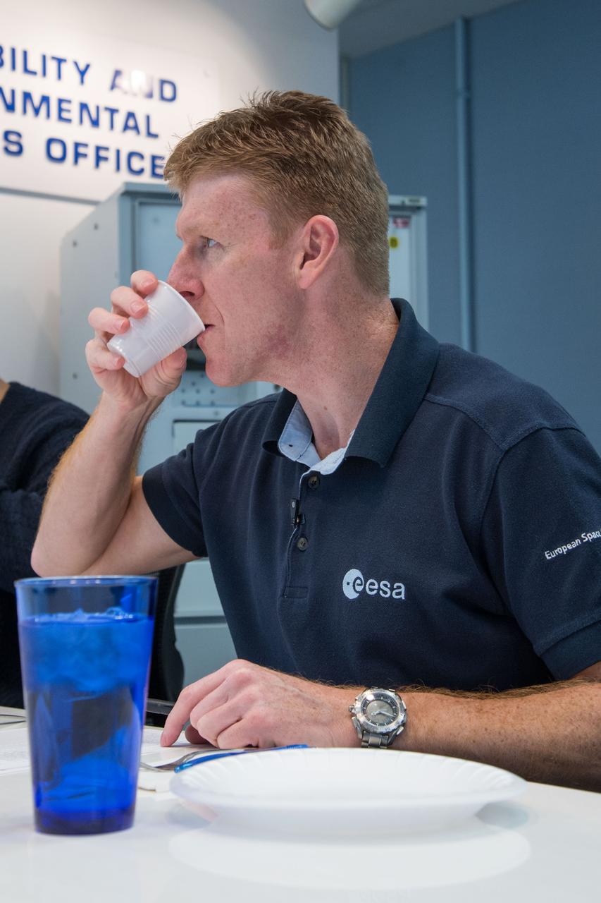 Date: 12-17-13 Location: Bldg 17, rm 1070 Food Lab Subject: Soyuz 45 crew members, Tim Kopra and ESA astronaut Tim Peake during food tasting in the JSC Food Lab Photographer: James Blair
