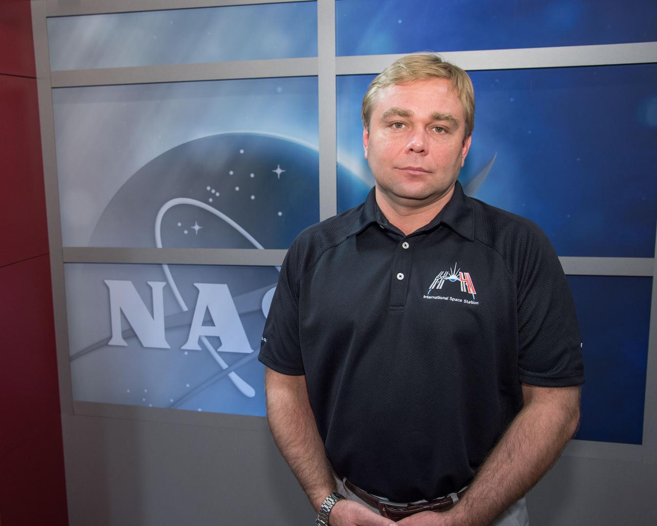 PHOTO DATE: 03-18-14 LOCATION: Bldg. 2s - PAO Studio B SUBJECT: Expedition 41 (Soyuz 39) press conference with Maxim Suraev, Alexander Gerst and Reid Wiseman. PHOTOGRAPHER: BILL STAFFORD