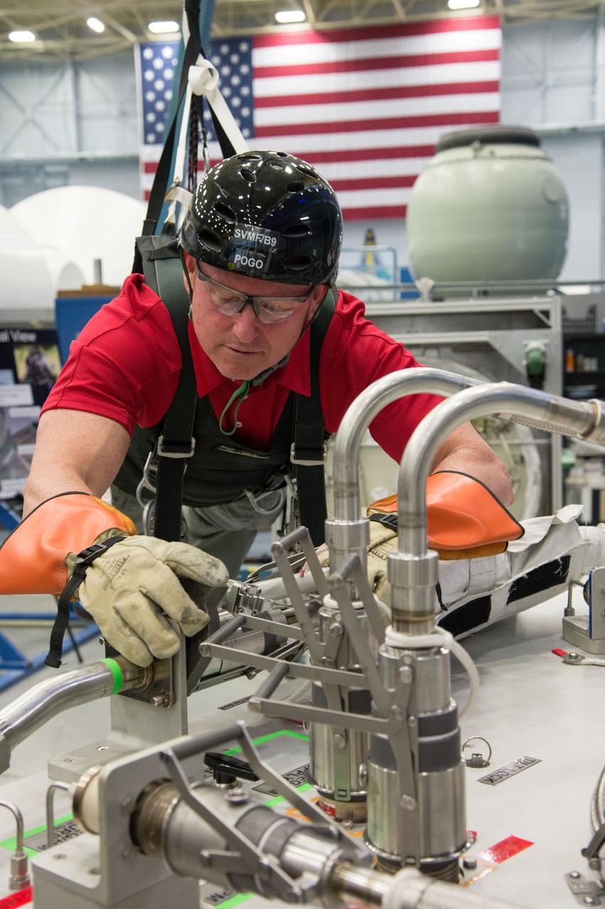 Expedition 42 crew member Butch Wilmore during ISS EVA POGO-2 training class.  Photo Date: April 25, 2014.  Location: Bldg. 9NW - POGO.  Photographer: Robert Markowitz