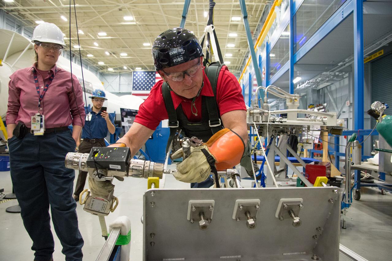 Expedition 42 crew member Butch Wilmore during ISS EVA POGO-2 training class.  Photo Date: April 25, 2014.  Location: Bldg. 9NW - POGO.  Photographer: Robert Markowitz