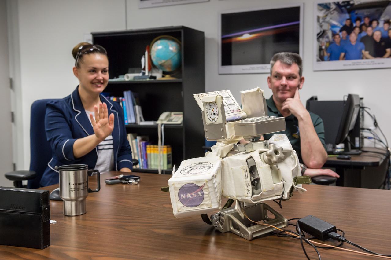 PHOTO DATE: 05/16/14 LOCATION: JSC B4 ROOM 1303 SUBJECT:  Soyuz 40 (Expedition 42) Russian cosmonauts Alexander Samokutyaye and Yelena Serova during EVA IR Camera EQ training with instructor Katrina Willoughby PHOTOGRAPHER: GEESEMAN