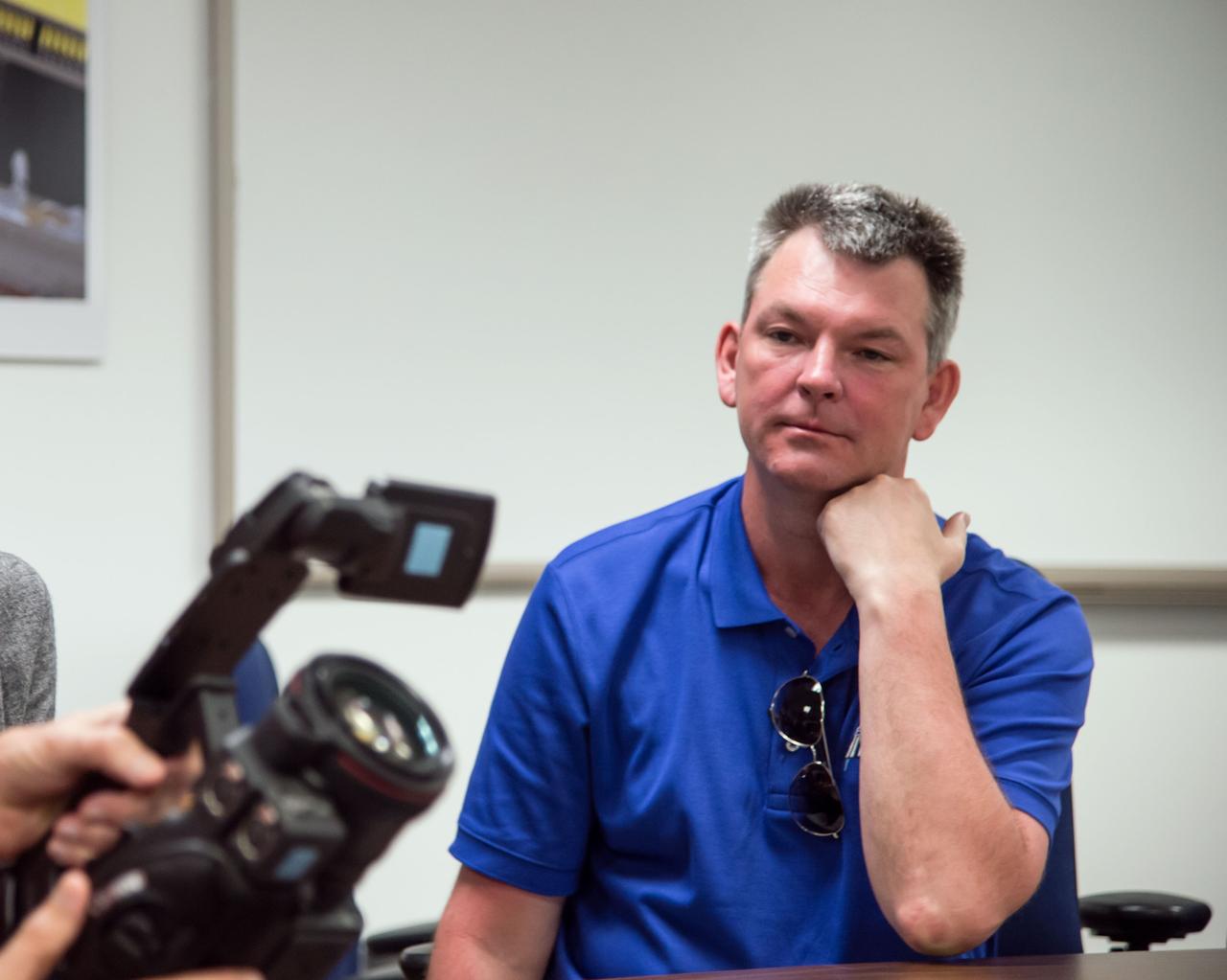 JSC2014-E-049688 (19 April 2014) --- Expedition 42 Flight Engineer Alexander Samokutyaev of Russia's Federal Space Agency (Roscosmos) participates in a camcorder equipment training session in the Astronaut Office at the Johnson Space Center. Photo credit: NASA