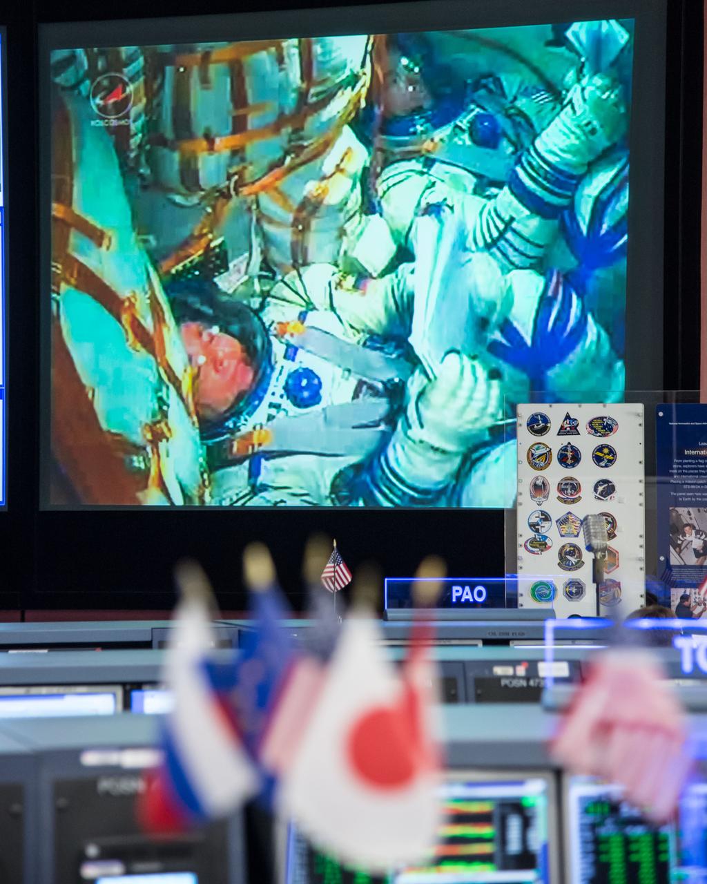  PHOTO DATE:  05-28-14 LOCATION:  Bldg. 30 - FCR-1 (30M/231)  SUBJECT: ISS flight director David Korth and controllers on console in FCR-1 during the launch of Expedition 40/41 Flight Engineer Reid Wiseman of NASA, Soyuz Commander Max Suraev of the Russian Federal Space Agency (Roscosmos) and Flight Engineer Alexander Gerst of the European Space Agency to the space station in a Soyuz spacecraft from the Baikonur Cosmodrome in Kazakhstan PHOTOGRAPHER:  BILL STAFFORD