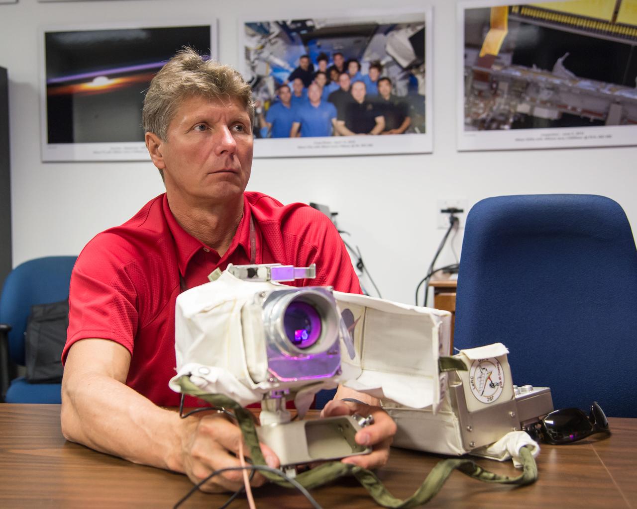 Date: 06-02-14 Location: Bldg 4 South, Rm. 1303 Subject: Expedition 42S and cosmonaut Gennady Padalka during EVA IR CAMERA EQ. Photographer: James Blair