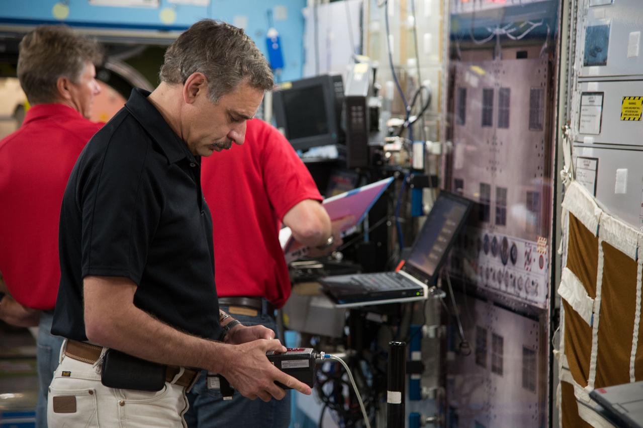 Expedition 43 Emergency Scenarios training in ISS mockups with Soyuz 41(Anton Shkaplerov, Samantha Cristoforetti, Terry Virts) and Soyuz 42 (Gennady Padalka, Mikhail Kornienko, Scott Kelly).  Photo Date: July 10, 2014.  Location: Building 9NW - ISS Mockups.  Photographer: Robert Markowitz