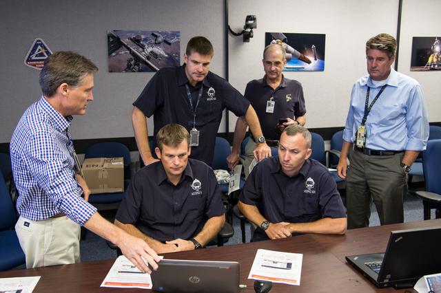NASA image: ESA Astronaut Andreas Mogensen and NASA astronaut Randy Bresnik during NEEMO 19 communications training with instructors