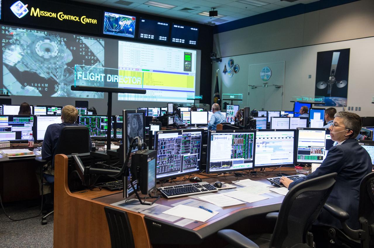 DATE: 6-18-16 LOCATION: Bldg. 30, WFCR SUBJECT: Expedition 47 flight controllers during undocking of the Soyuz TMA-19M spacecraft from the Rassvet module with the Expedition 47 crew (Malenchenko, Kopra, Peake). PHOTOGRAPHER: Lauren Harnett