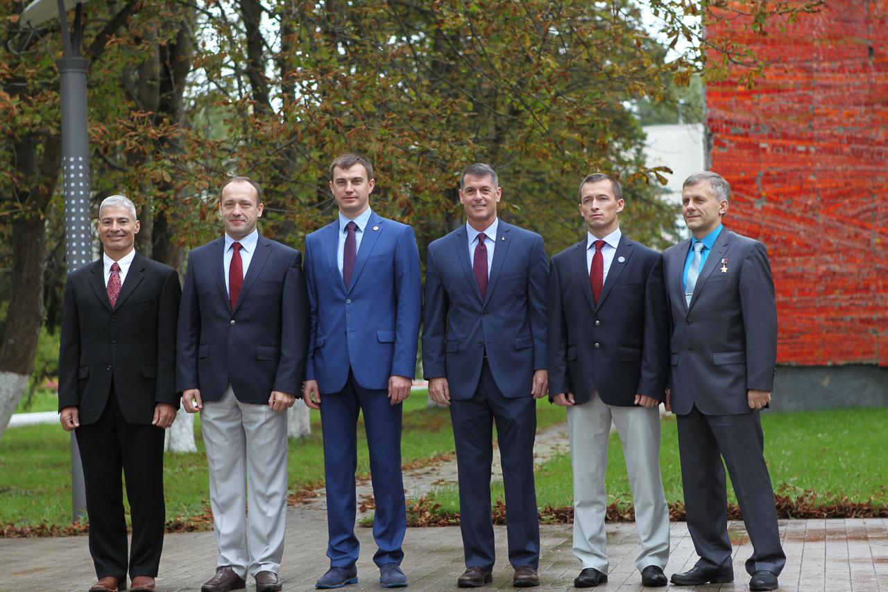 At the Gagarin Cosmonaut Training Center in Star City, Russia, the Expedition 49 prime and backup crewmembers pose for pictures Sept. 8 before departing on a flight to the launch site at the Baikonur Cosmodrome in Kazakhstan. From left to right are backup crewmembers Mark Vande Hei of NASA and Alexander Misurkin and Nikolai Tikhonov of Roscosmos, and prime crewmembers Shane Kimbrough of NASA (left) and Sergey Ryzhikov (center) and Andrey Borisenko (right) of Roscosmos. Kimbrough, Ryzhikov and Borisenko will launch on Sept. 24, Kazakh time on the Soyuz MS-02 spacecraft for a five-month mission on the International Space Station. NASA/Stephanie Stoll