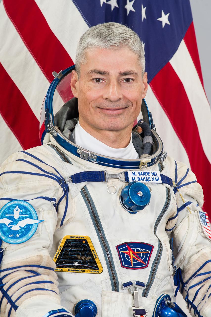 jsc2017e108517 (June 30, 2017) --- Expedition 53-54 Flight Engineer and NASA astronaut Mark Vande Hei.