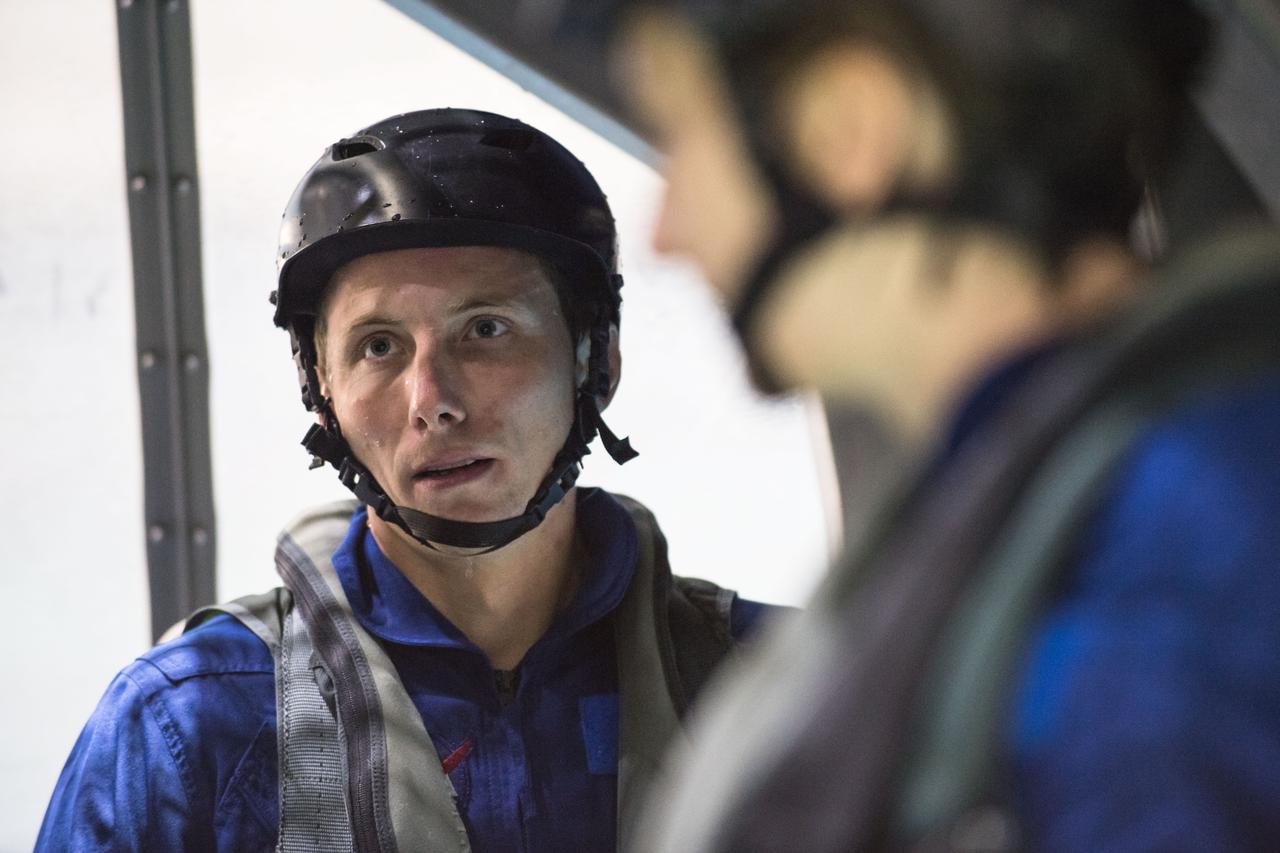 jsc2017e119000 (September 21, 2017) --- 2017 NASA astronaut candidate Warren Hoburg readies for helicopter water survival training at NASA Johnson Space Center’s Neutral Buoyancy Laboratory in Houston. Photo Credit: (NASA/Josh Valcarcel)