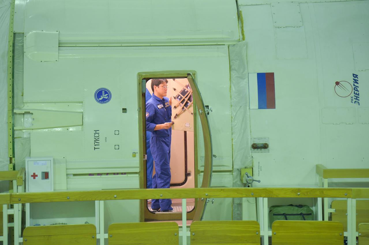 jsc2017e134973 - At the Gagarin Cosmonaut Training Center in Star City, Russia, Expedition 54-55 prime crewmember Norishige Kanai of the Japan Aerospace Exploration Agency (JAXA) is seen in a space station trainer as part of the crew’s qualification exam training activities Nov. 28. Kanai, Anton Shkaplerov of the Russian Federal Space Agency (Roscosmos) and Scott Tingle of NASA will launch Dec. 17 on their Soyuz MS-07 spacecraft for a five-month mission on the International Space Station...NASA/Elizabeth Weissinger.