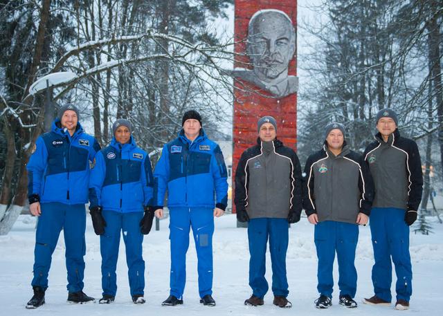 jsc2017e136100 - At the Gagarin Cosmonaut Training Center in Star City, Russia, Expedition 54-55 backup and prime crewmembers pose for pictures Dec. 4 prior to their departure for their launch site at the Baikonur Cosmodrome in Kazakhstan. From left to right are backup crewmembers Alexander Gerst of the European Space Agency, Jeanette Epps of NASA and Sergey Prokopyev of the Russian Federal Space Agency (Roscosmos) and prime crewmembers Norishige Kanai of the Japan Aerospace Agency (JAXA), Anton Shkaplerov of Roscosmos and Scott Tingle of NASA. Kanai, Shkaplerov and Tingle are scheduled to launch Dec. 17 on the Soyuz MS-07 spacecraft for a five-month mission on the International Space Station...Andrey Shelepin/Gagarin Cosmonaut Training Center.
