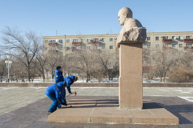 NASA image: jsc2017e136944 - In the town of Baikonur, Kazakhstan, Expedition 54-55 backup crewmembers Jeanette Epps of NASA, Sergey Prokopyev of the Russian Federal Space Agency (Roscosmos) and Alexander Gerst of the European Space Agency lay flowers Dec. 6 at the sta