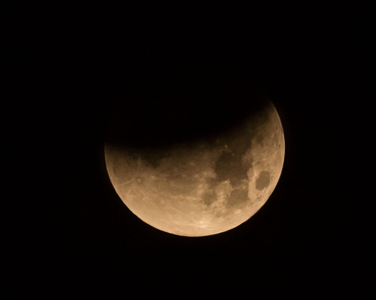 jsc2018e003200 (Jan. 31, 2018) --- The lunar eclipse "Blood Moon" was photographed from the Johnson Space Center in Houston, Texas, during the early morning hours of Jan. 31, 2018. Credit: NASA/Robert Markowitz