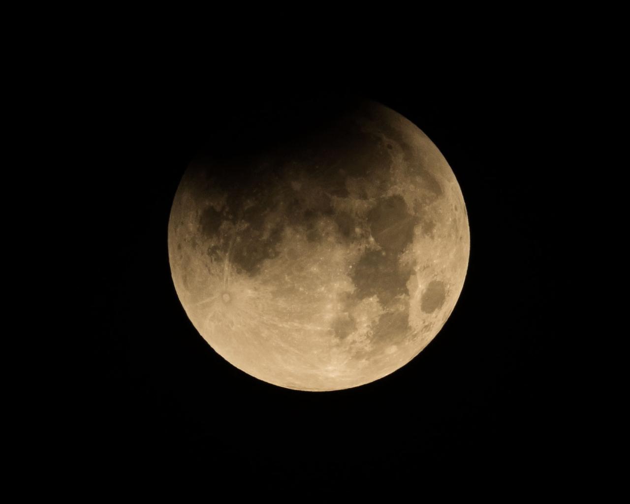 jsc2018e003245 (Jan. 31, 2018) --- The lunar eclipse "Blood Moon" was photographed from the Johnson Space Center in Houston, Texas, during the early morning hours of Jan. 31, 2018. Credit: NASA/Robert Markowitz