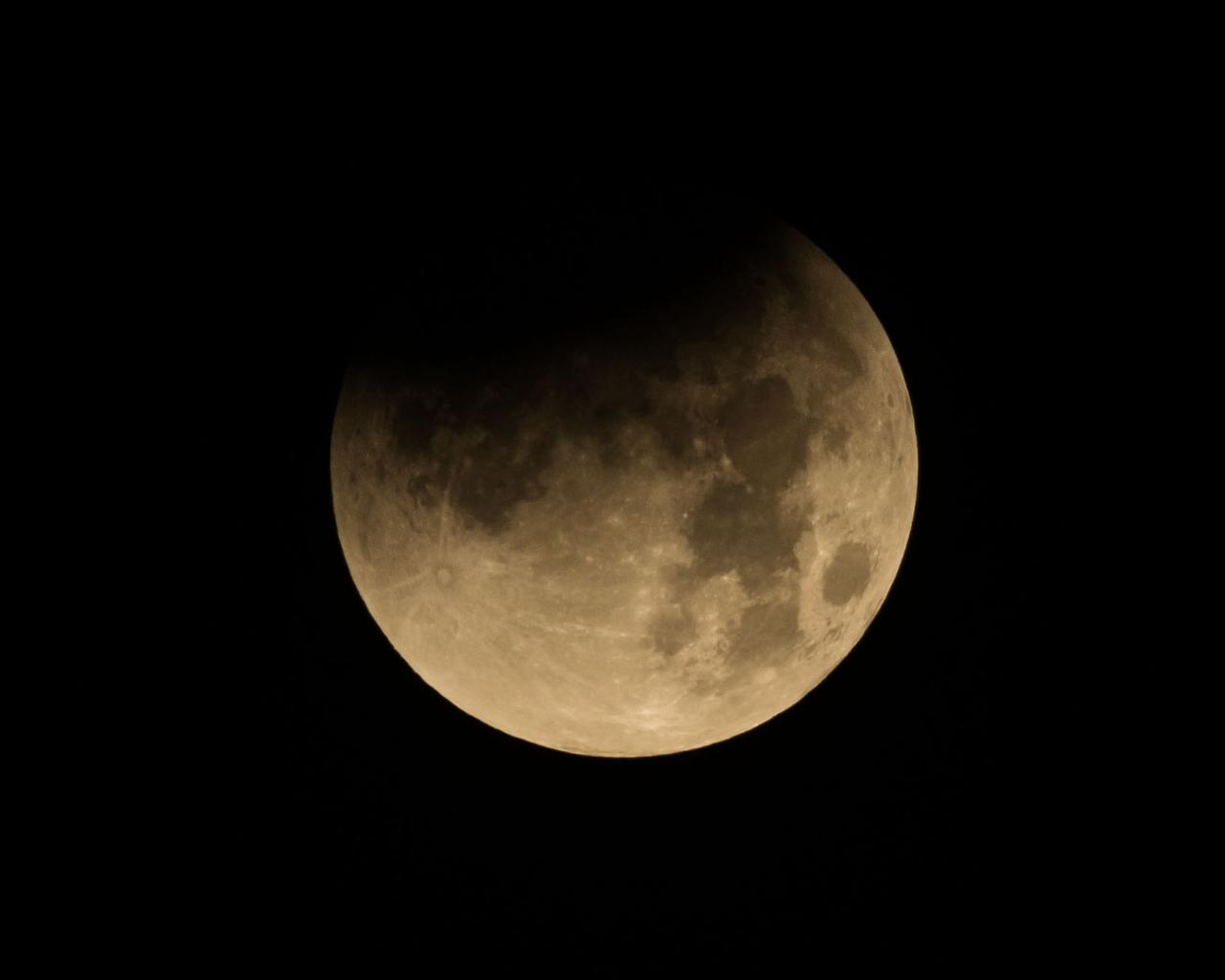 jsc2018e003246 (Jan. 31, 2018) --- The lunar eclipse "Blood Moon" was photographed from the Johnson Space Center in Houston, Texas, during the early morning hours of Jan. 31, 2018. Credit: NASA/Robert Markowitz