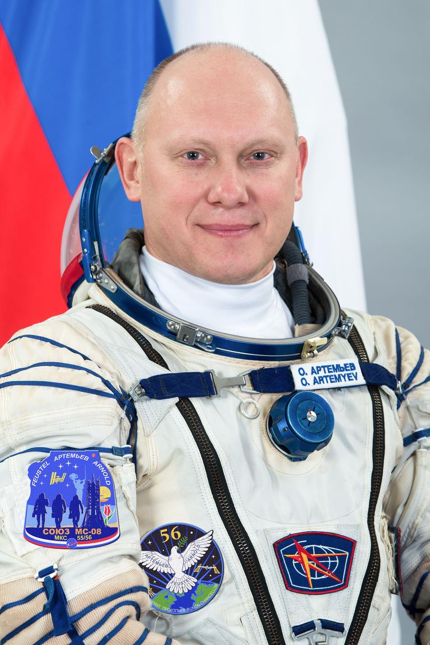 jsc2018e004728 (Nov. 14, 20178) --- Roscosmos cosmonaut Oleg Artemyev is pictured in a Sokol launch and entry suit at the Gagarin Cosmonaut Training Center. Artemyev launched to the International Space Station as an Expedition 55-56 crew member.