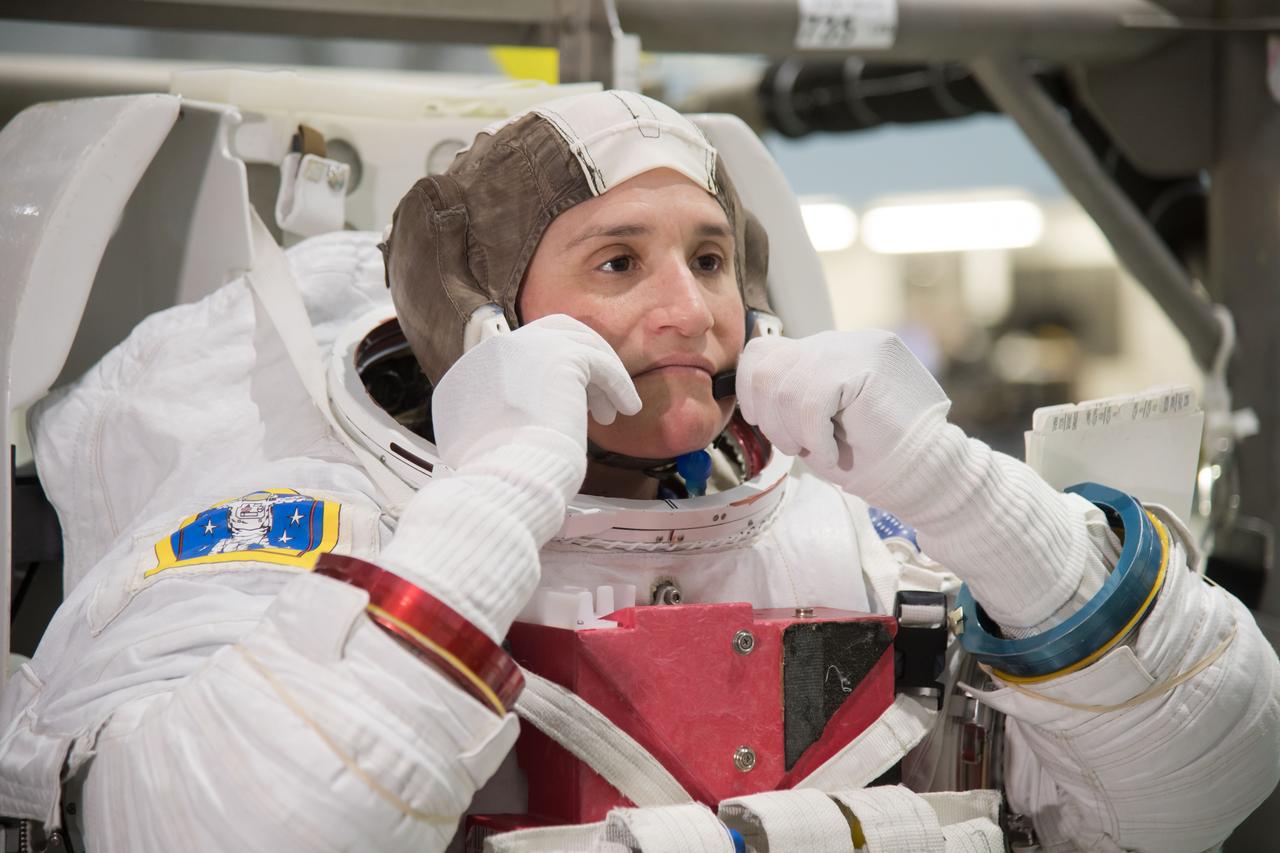 jsc2018e010846 (March 5, 2018) --- Expedition 56-57 crew member Serena Auñón-Chancellor of NASA is suited up for spacewalk training at the Neutral Buoyancy Laboratory in Houston, Texas.