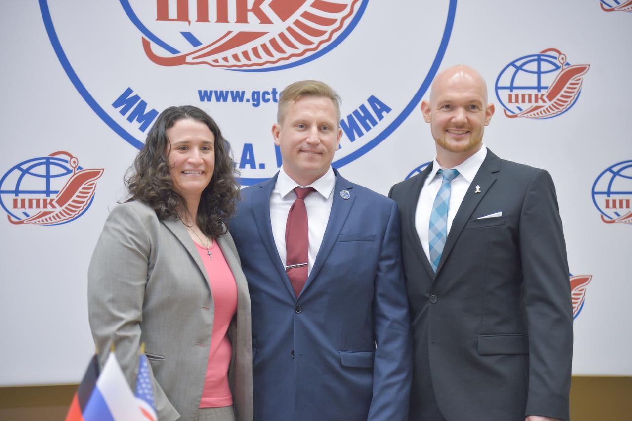 jsc2018e048497 - At the Gagarin Cosmonaut Training Center in Star City, Russia, the Expedition 56 prime crewmembers pose for pictures May 14 following a crew news conference. From left to right are Serena Aunon-Chancellor of NASA, Sergey Prokopyev of Roscosmos and Alexander Gerst of the European Space Agency, who will launch June 6 from the Baikonur Cosmodrome in Kazakhstan on the Soyuz MS-09 spacecraft for a six month mission on the International Space Station...NASA/Elizabeth Weissinger.