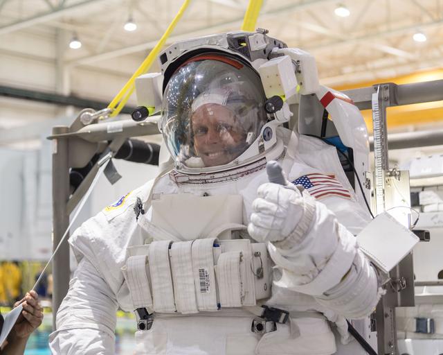 NASA image: 2017 ASCAN class members during ASCAN EVQ1 (Red Team) Training