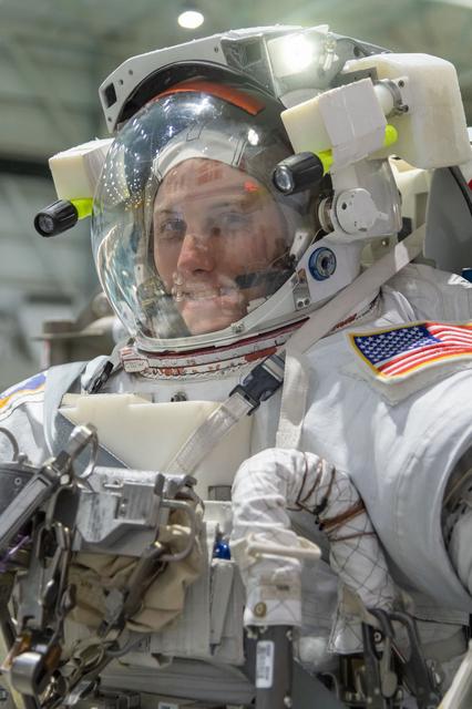 NASA image: 2017 ASCAN class members during ASCAN EVQ NBL 3 training