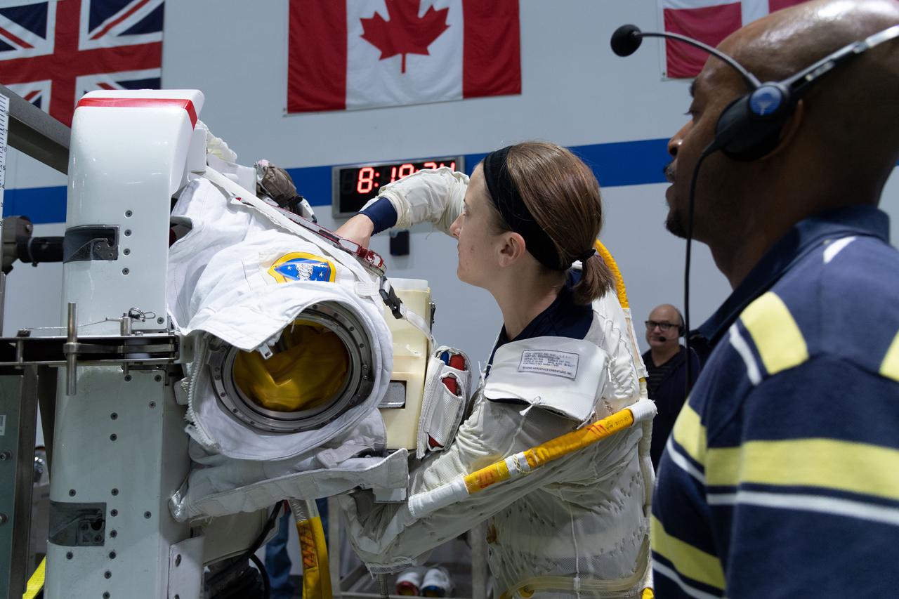 jsc2018e095892 (Nov. 7, 2018) --- NASA astronaut candidate Kayla Barron participates in spacewalk training at the Neutral Buoyancy Laboratory at NASA's Johnson Space Center in Houston, Texas.