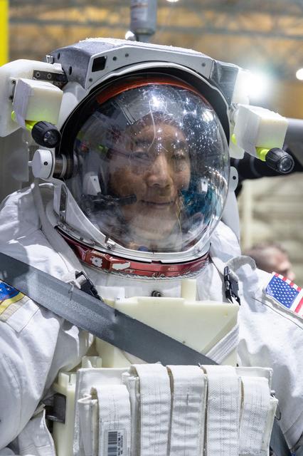 NASA image: 2017 ASCAN class members during ASCAN EVQ NBL 3 training