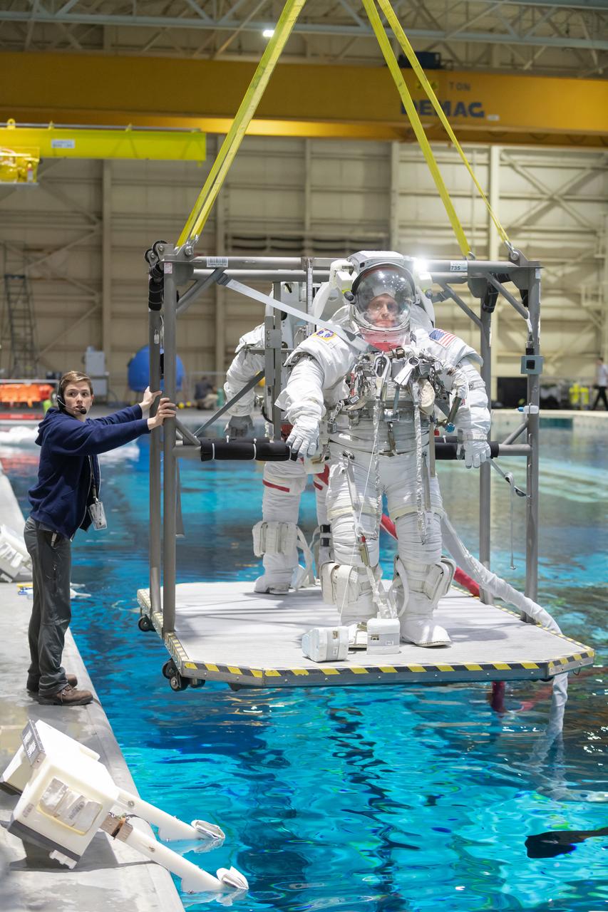 Boeing CFT crew member Mike Fincke with backup Barry "Butch" Wilmore during Boeing CFT/59S BU ISS EVA Maintenance 1 PRF training.