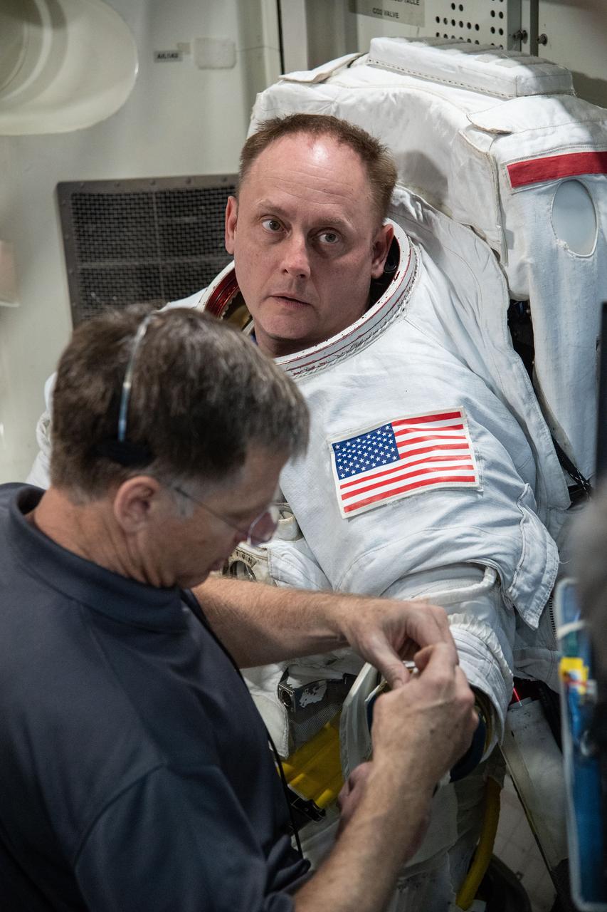 Boeing Crew Flight Test (CFT) with NASA astronauts Mike Fincke and Nicole Mann and Boeing Astronaut Chris Ferguson during ISS EVA Prep & Post 1 training.