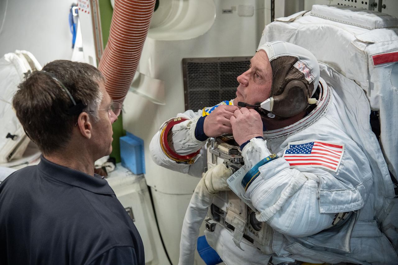 Boeing Crew Flight Test (CFT) with NASA astronauts Mike Fincke and Nicole Mann and Boeing Astronaut Chris Ferguson during ISS EVA Prep & Post 1 training.