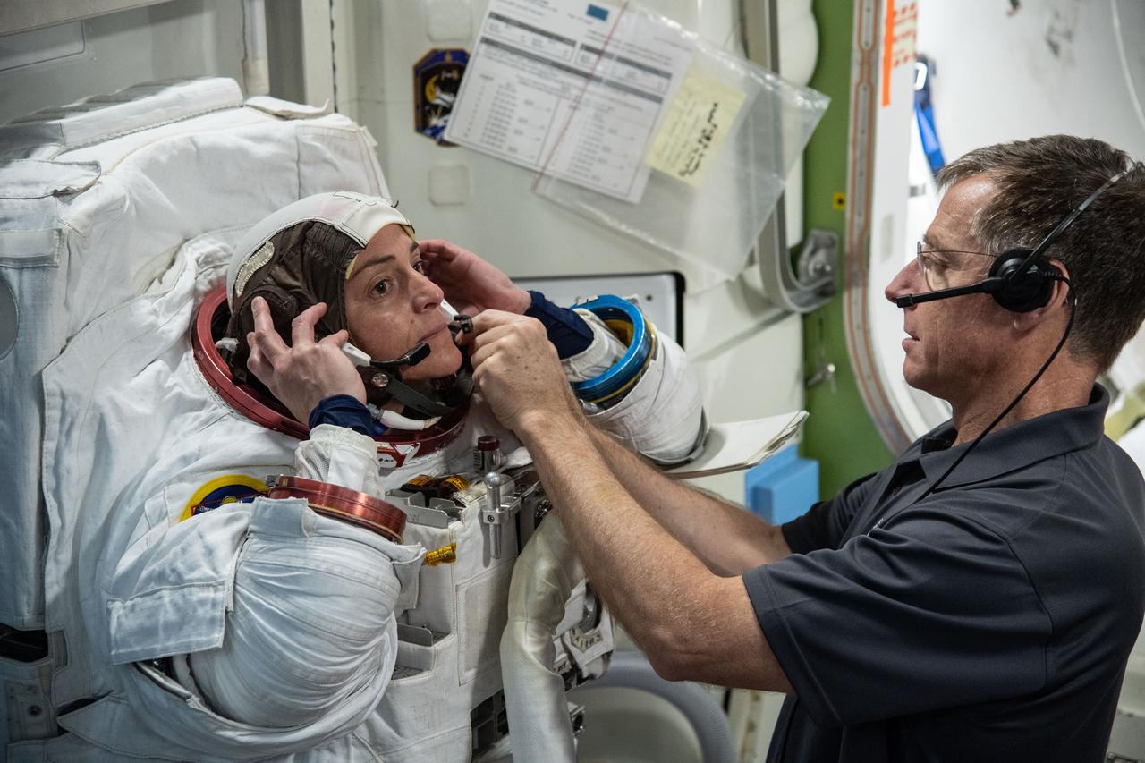 Boeing Crew Flight Test (CFT) with NASA astronauts Mike Fincke and Nicole Mann and Boeing Astronaut Chris Ferguson during ISS EVA Prep & Post 1 training.