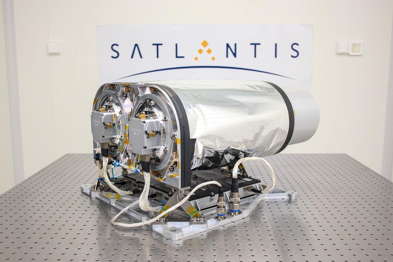 jsc2019e062141 910/16/2019) --- Preflight back view of the iSIM IOD flight unit. The iSIM, integrated Standard Imager for Microsatellites developed by SATLANTIS is a new generation High-Resolution optical payload binocular telescope for Earth observation, the design combines class leading performance, via the utilization of cutting-edge technologies, significantly reduced build times and a new level of affordability. This combination approach will provide industries and governments with the ability to acquire and access unparalleled high-resolution data. Image courtesy of: SATLANTIS