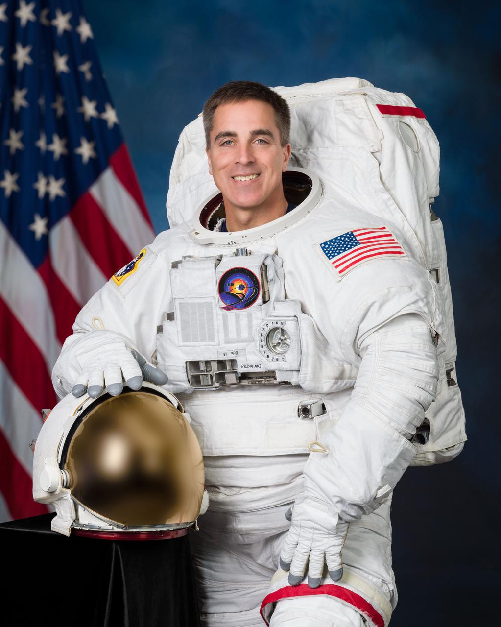jsc2020e002539_alt (Jan. 16, 2020) --- Official NASA portrait of astronaut Chris Cassidy.