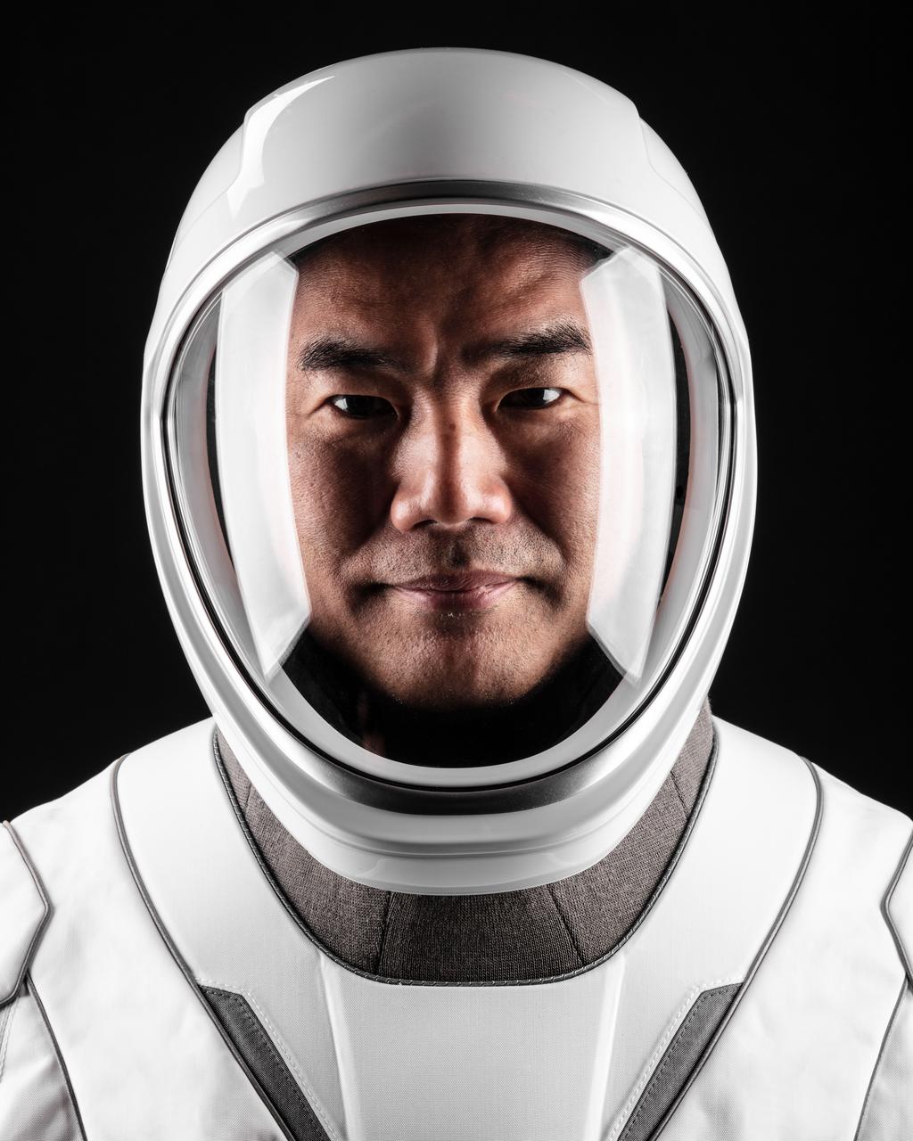 jsc2020e040988 (June 25, 2020) --- Astronaut Soichi Noguchi of JAXA (Japan Aerospace Exploration Agency) is a mission specialist for the first operational SpaceX Crew Dragon mission designated as Crew-1. Credit: SpaceX/Sam Friedman