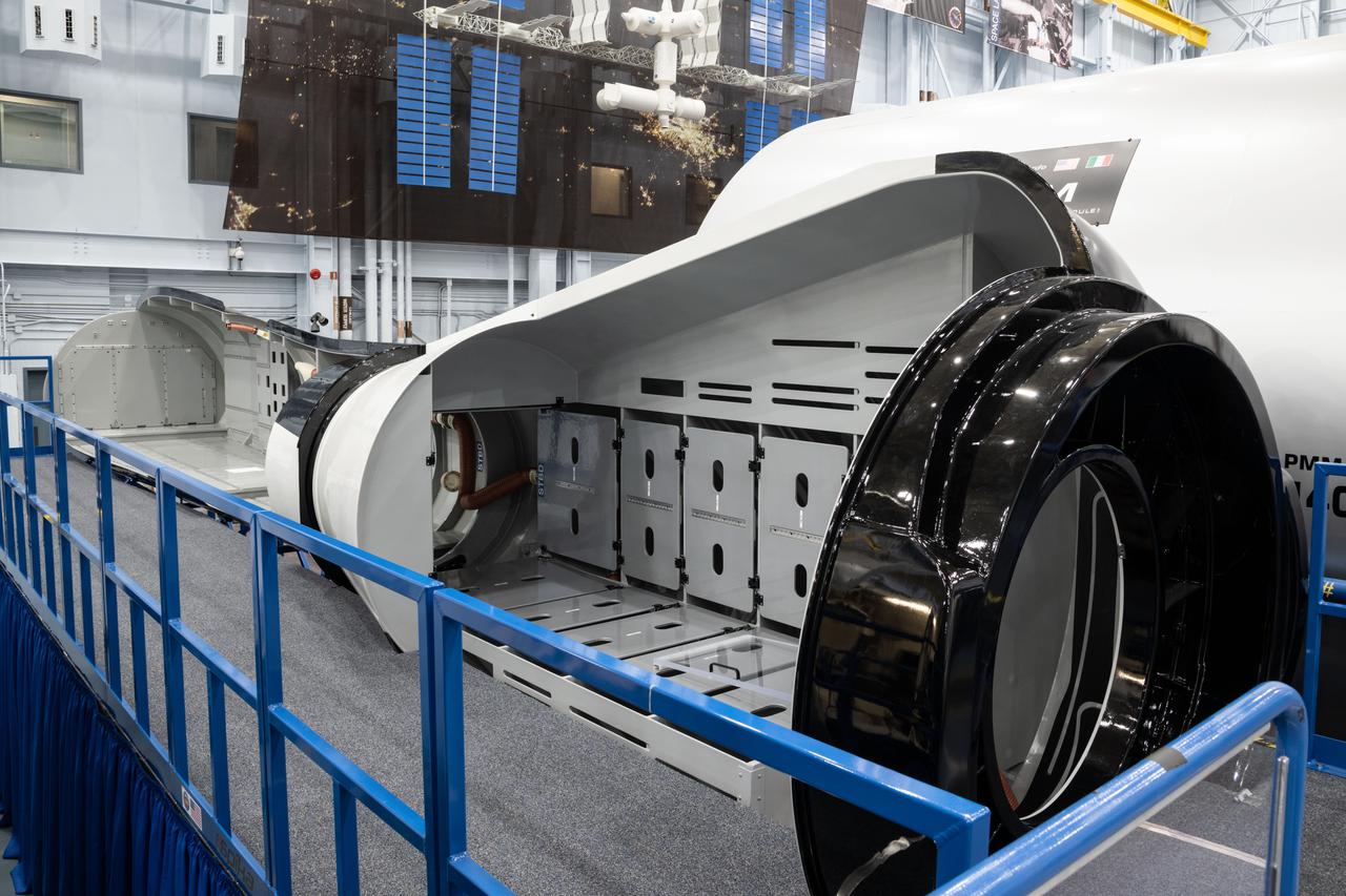 jsc2021e004392 (Jan. 21, 2021) --- Internal view of the Sierra Nevada Dream Chaser mockup located in Building 9N, Space Vehicle Mockup Facility (SVMF) at the NASA Johnson Space Center.