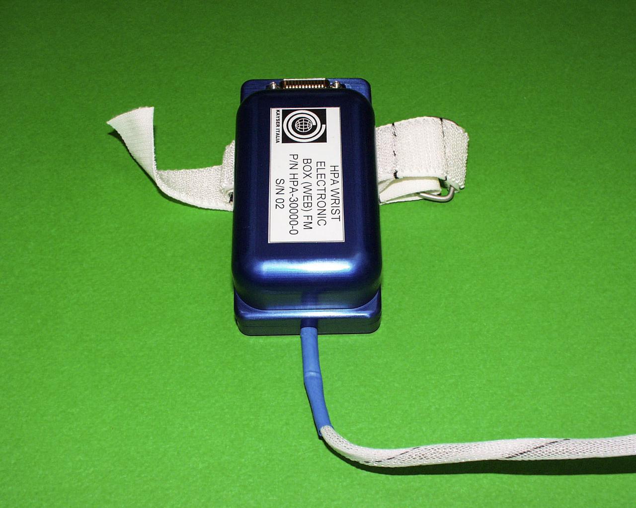 jsc2021e009418 (8/12/2002) --- A preflight view of theHand Posture Analyzer (HPA) Wrist Electronic Box (WEB). The Hand Posture Analyzer (HPA) facility helps to examine the way hand and arm muscles are used differently aboard the International Space Station (ISS). Image courtesy of the Italian Space Agency (ASI).