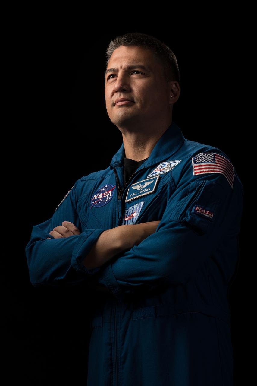 jsc2022e018841_alt (May 7, 2021) --- NASA astronaut and SpaceX Crew-4 Commander Kjell Lindgren poses for a portrait at Johnson Space Center in Houston, Texas. Credit: NASA/Josh Valcarcel