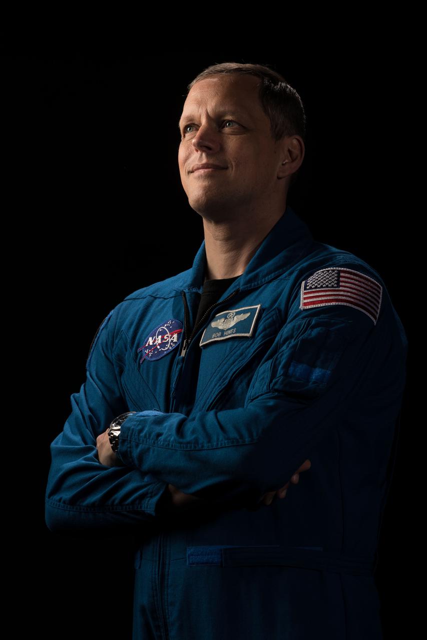 jsc2022e018898_alt (May 7, 2021) --- NASA astronaut and SpaceX Crew-4 Pilot Robert Hines poses for a portrait at Johnson Space Center in Houston, Texas. Credit: NASA/Josh Valcarcel