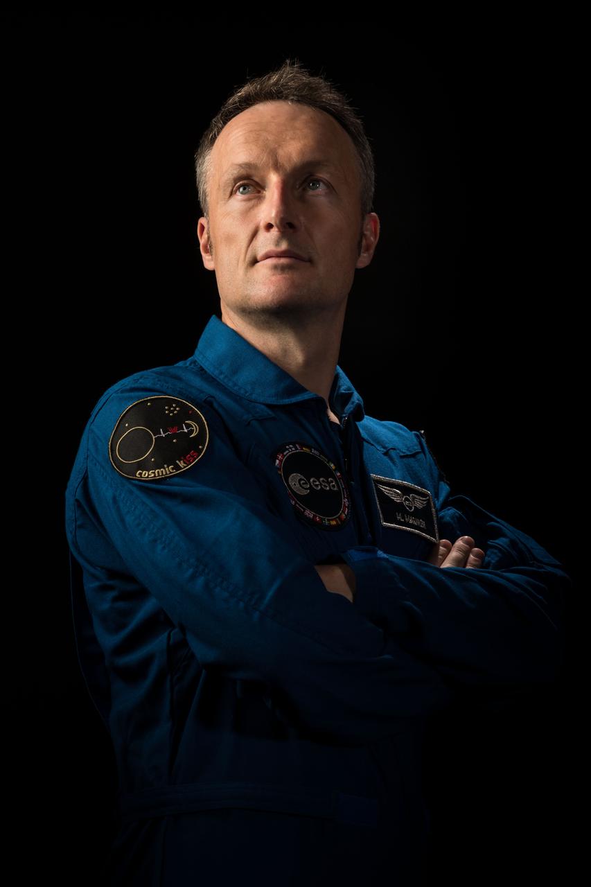 jsc2021e025360_alt (June 18, 2021) --- SpaceX Crew-3 Mission Specialist Matthias Maurer of ESA (European Space Agency) poses for a portrait at Johnson Space Center in Houston, Texas.